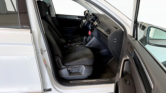 Volkswagen Tiguan 3 of 21