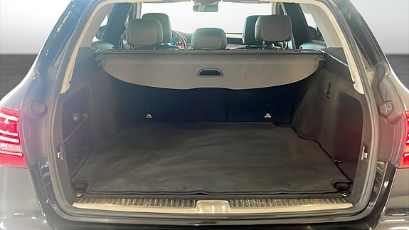 Mercedes-Benz C220 d 10 of 23