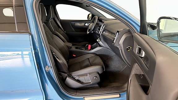 Volvo C40 3 of 21