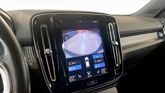 Volvo XC40 12 of 25