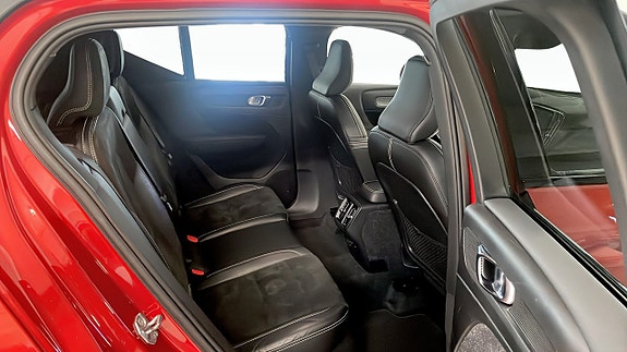 Volvo XC40 5 of 25