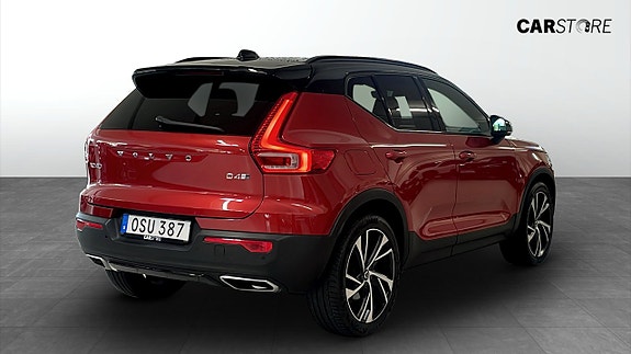 Volvo XC40 2 of 25