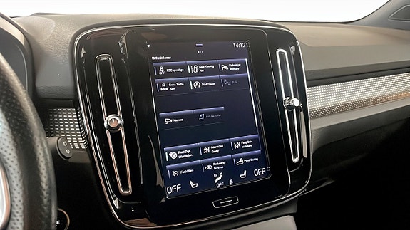 Volvo XC40 13 of 25