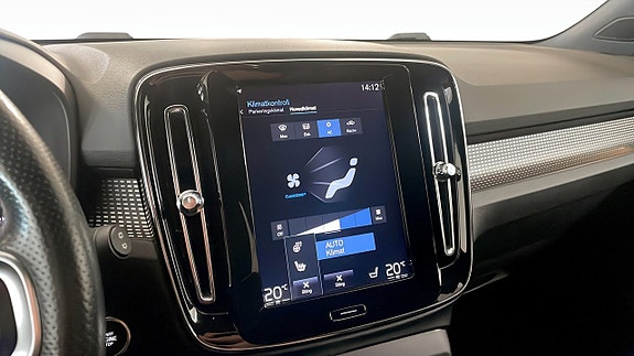 Volvo XC40 16 of 25