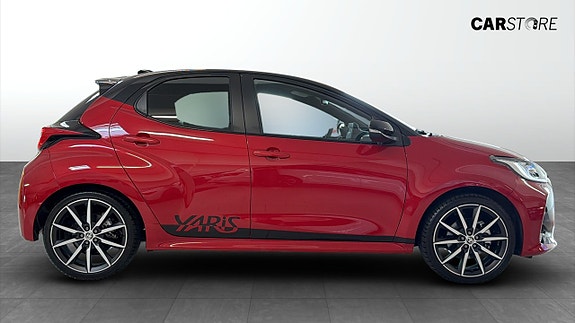 Toyota Yaris 6 of 25