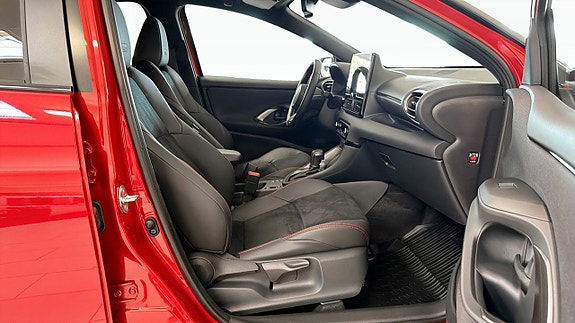 Toyota Yaris 3 of 25