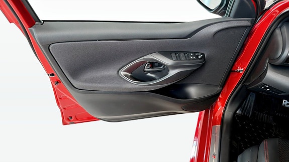 Toyota Yaris 11 of 25