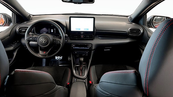 Toyota Yaris 4 of 25