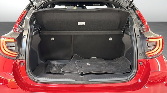 Toyota Yaris 10 of 25