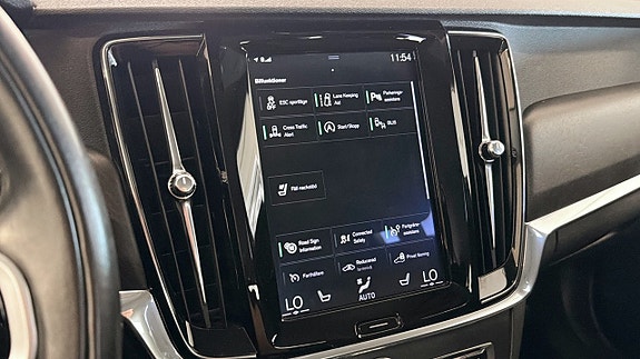 Volvo V90 Cross Country 14 of 25
