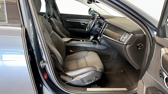 Volvo V90 Cross Country 3 of 25