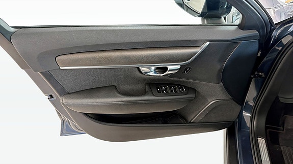 Volvo V90 Cross Country 11 of 25