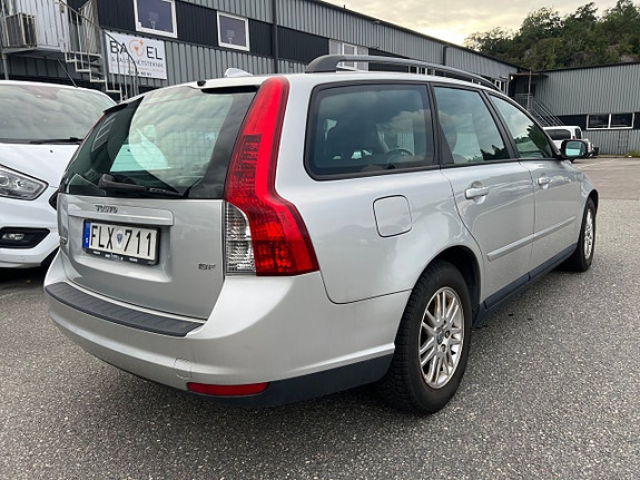 Volvo V50 8 of 10