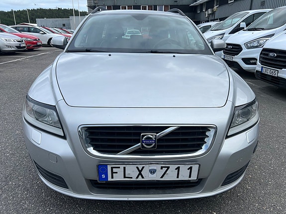 Volvo V50 2 of 10