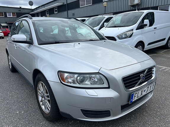 Volvo V50 3 of 10