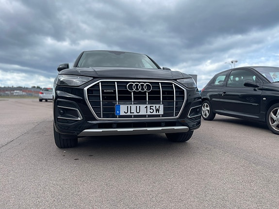 Audi Q5 2 of 3