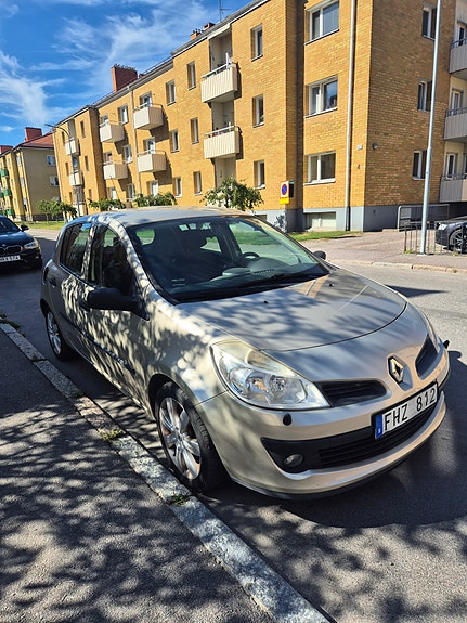 Renault Clio 3 of 6