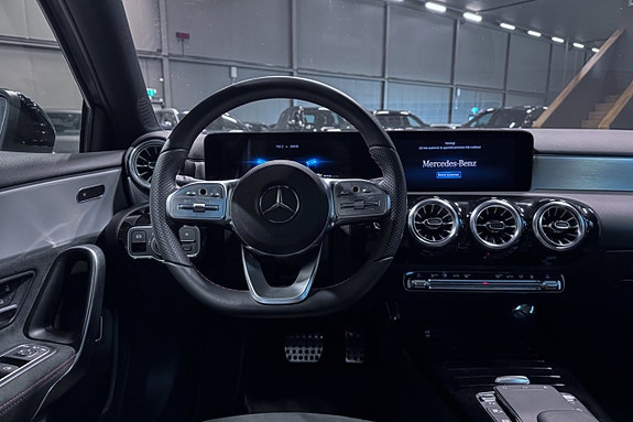 Mercedes-Benz A250 e 14 of 21
