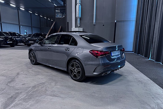 Mercedes-Benz A250 e 4 of 21