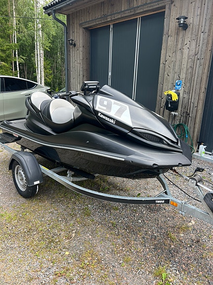 Kawasaki Ultra 300X - 330HK - inklusive Thule 80km trailer 2 of 10