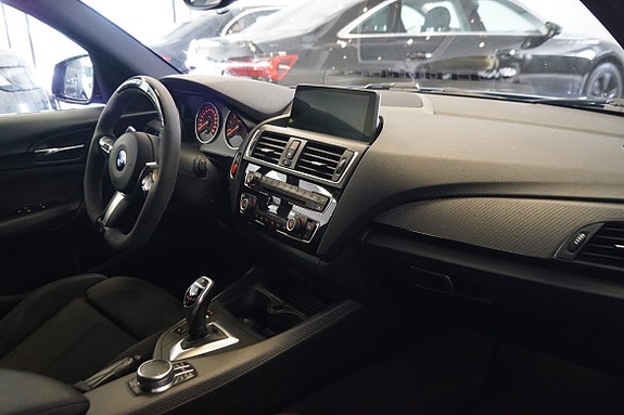 BMW M140i 15 of 17