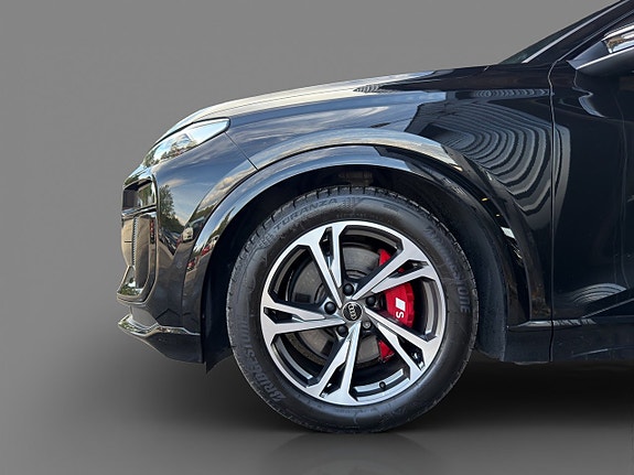 Audi SQ6 e-tron 10 of 30