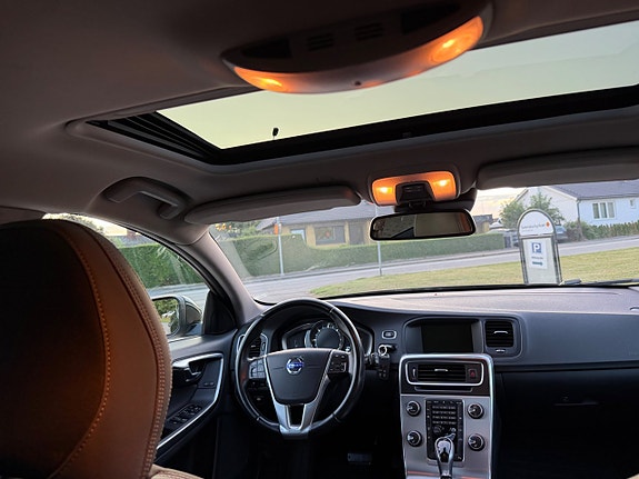 Volvo V60 16 of 21