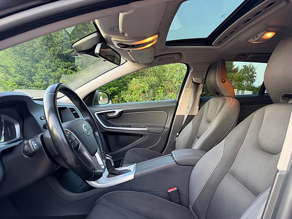 Volvo V60 13 of 21