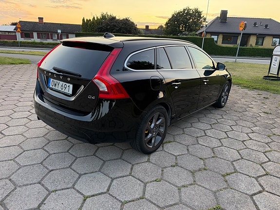 Volvo V60 5 of 21