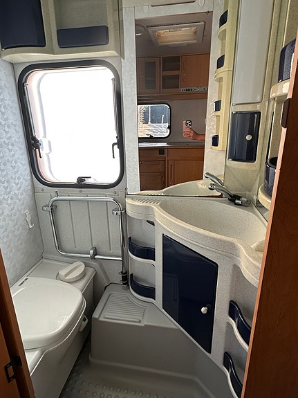 Adria Unica B 562UL 9 of 11