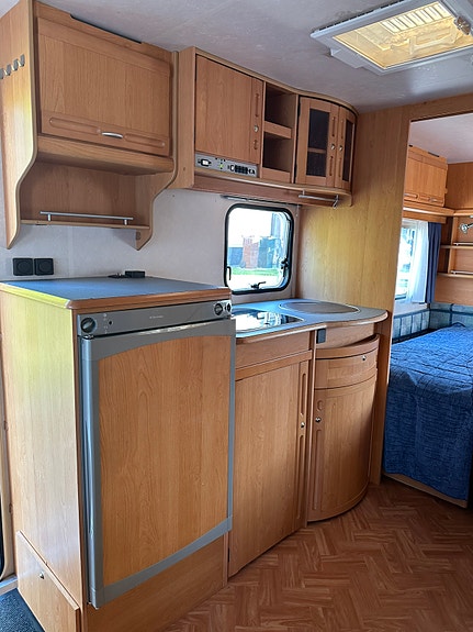 Adria Unica B 562UL 4 of 11