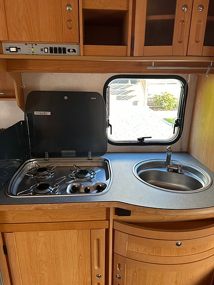 Adria Unica B 562UL 6 of 11