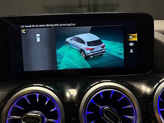 Mercedes-Benz GLA200 d 30 of 30