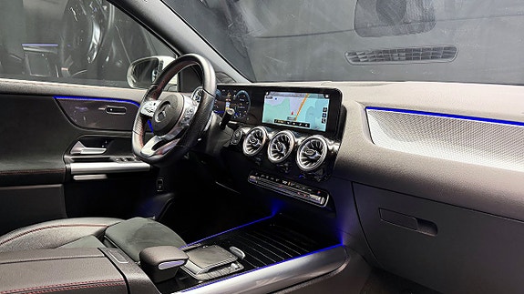 Mercedes-Benz GLA200 d 16 of 30