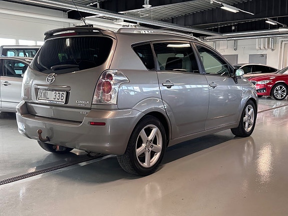 Toyota Corolla Verso 3 of 7