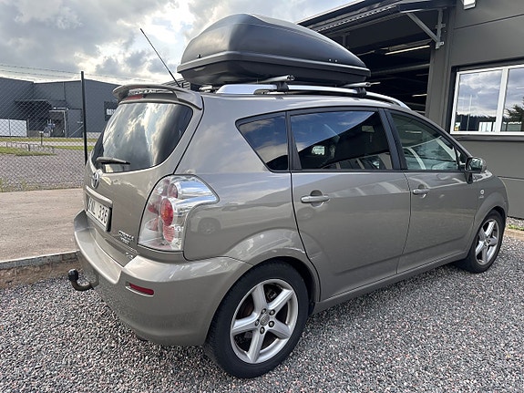 Toyota Corolla Verso 4 of 4