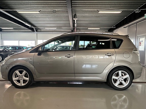Toyota Corolla Verso 5 of 7