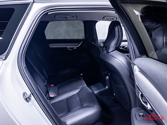 Volvo V90 16 of 30