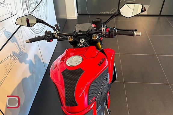 Ducati Streetfighter V2 S 4 of 5
