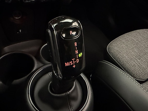 MINI Cooper 19 of 30
