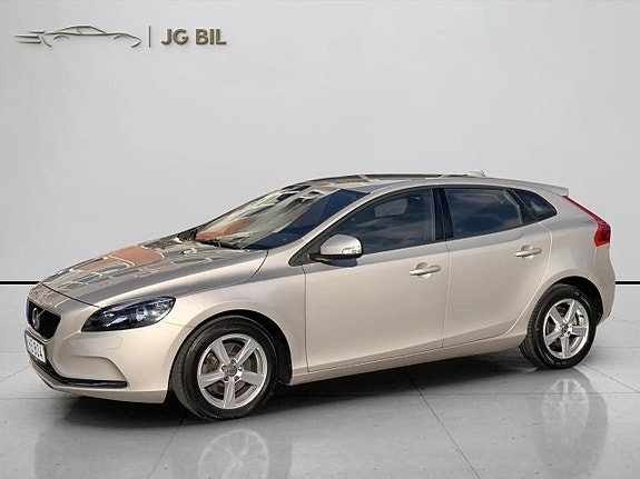 Volvo V40 3 of 24