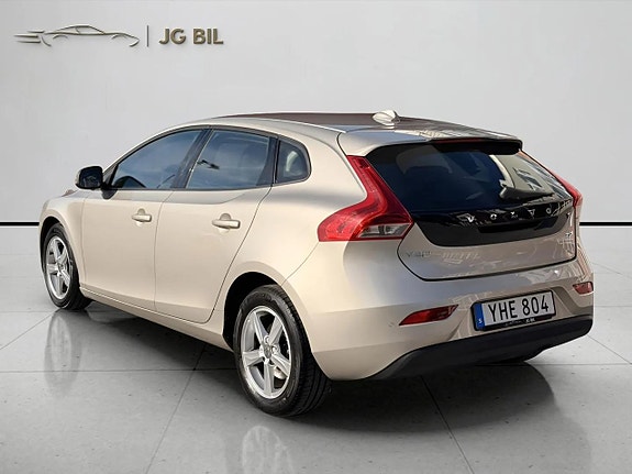 Volvo V40 6 of 24