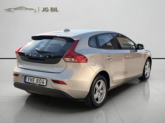 Volvo V40 9 of 24