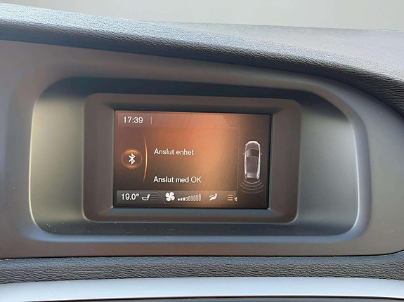 Volvo V40 19 of 24
