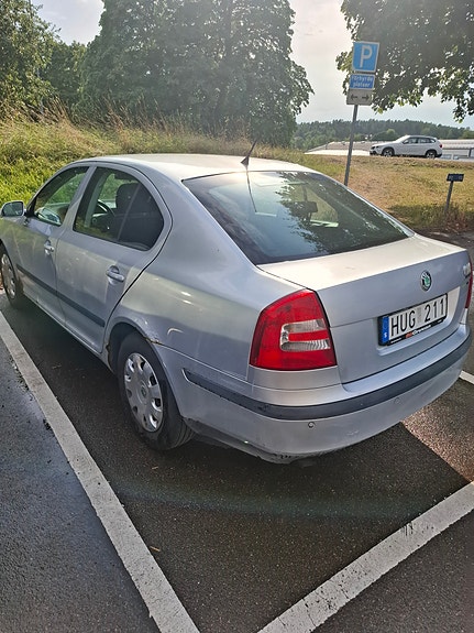 Skoda Octavia 2 of 2