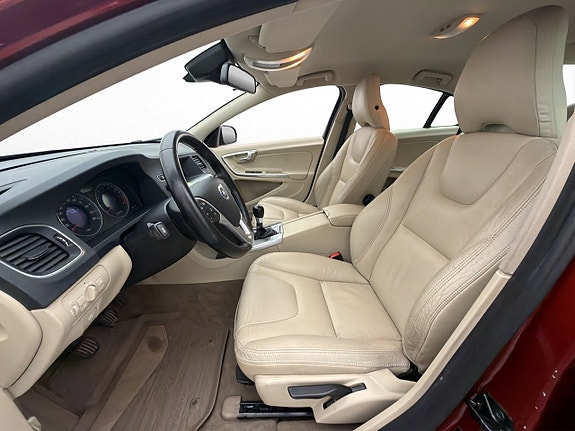 Volvo S60 11 of 27