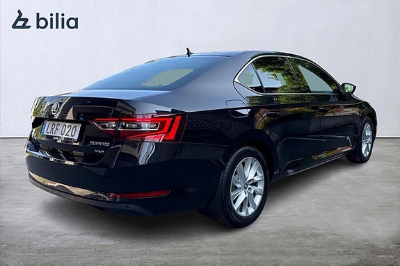 Skoda Superb 14 of 16