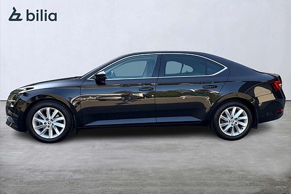 Skoda Superb 2 of 16