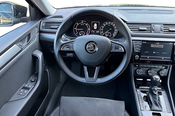 Skoda Superb 7 of 16