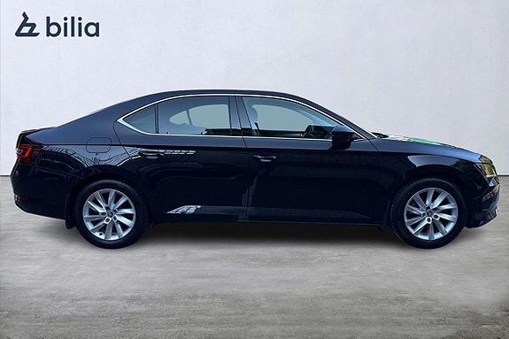Skoda Superb 13 of 16